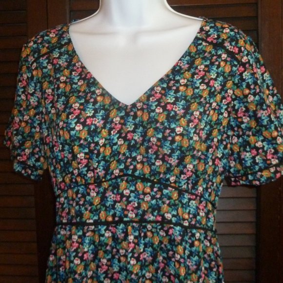 Beautiful Black Dress with Colorful Flowers, S M - Picture 5 of 11